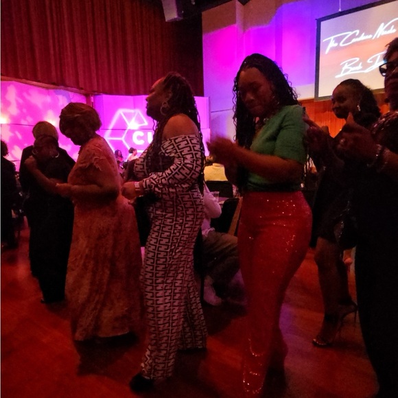 Come join us as I cohost “Transitional Trends Posh Party" tonight @1900 PDT. - Picture 5 of 5